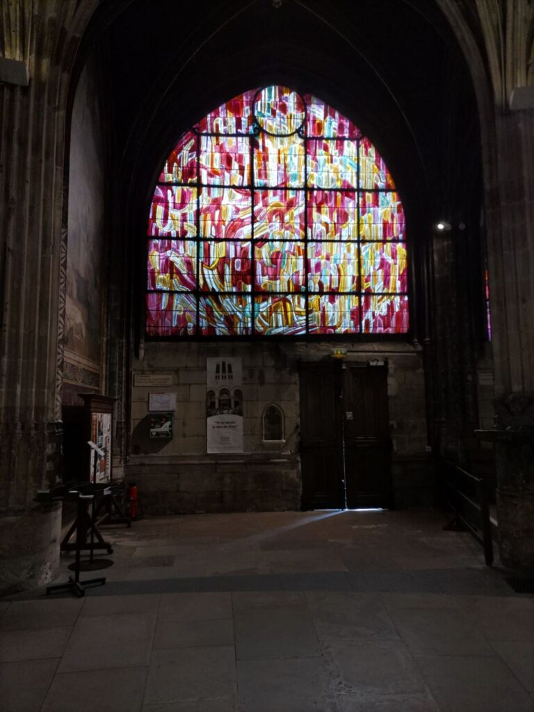 ジャン・バゼーヌのステンドグラス『結婚』