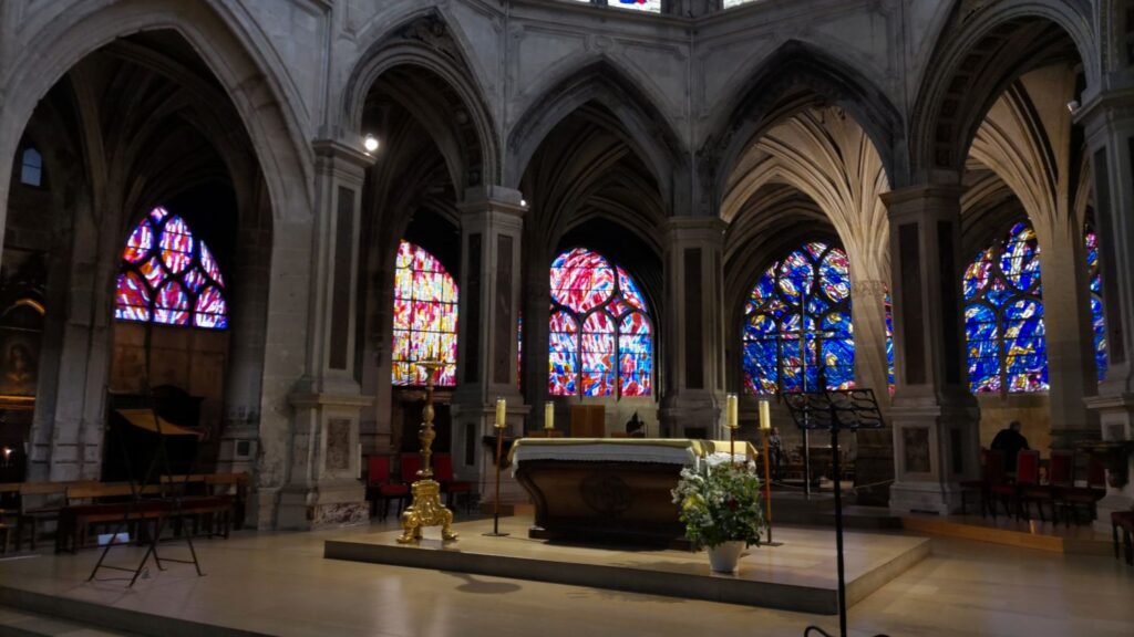 パリ サン・セヴラン教会 バゼーヌのステンドグラス