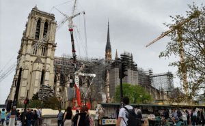 修復中のノートルダム大聖堂