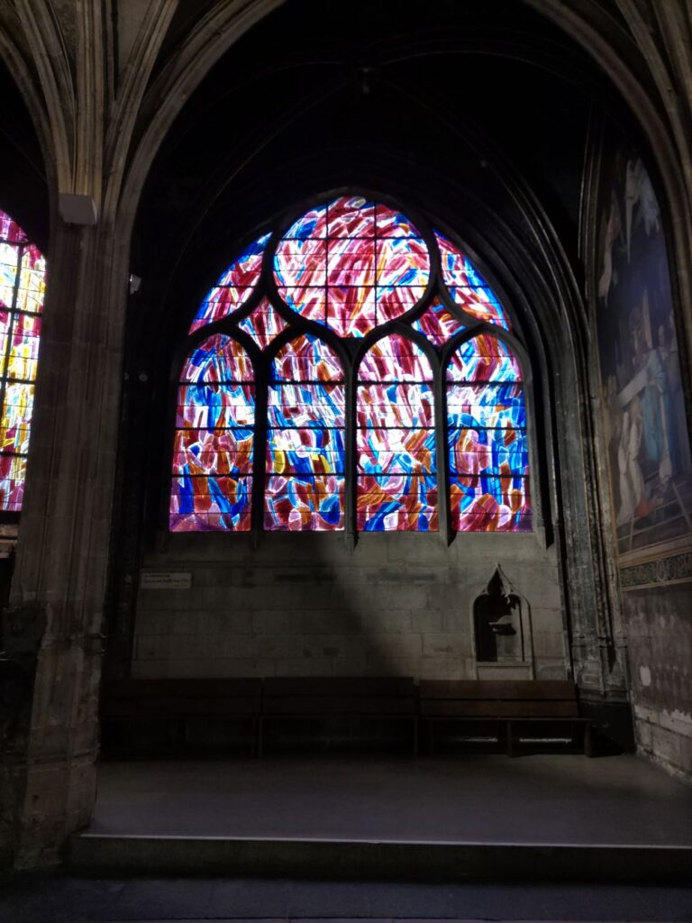 ジャン・バゼーヌのステンドグラス『堅信』